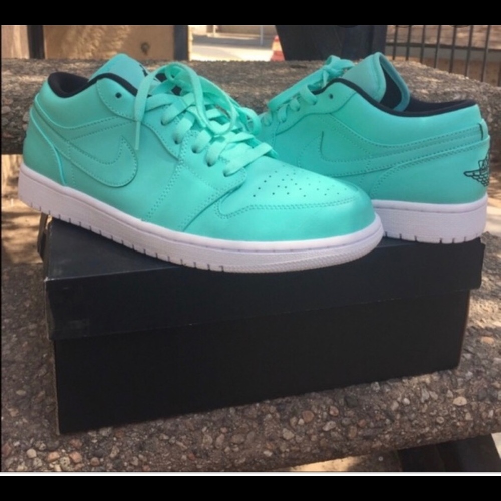 Jordan low 1s